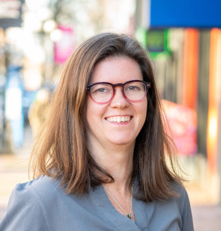 Andrea Mears headshot